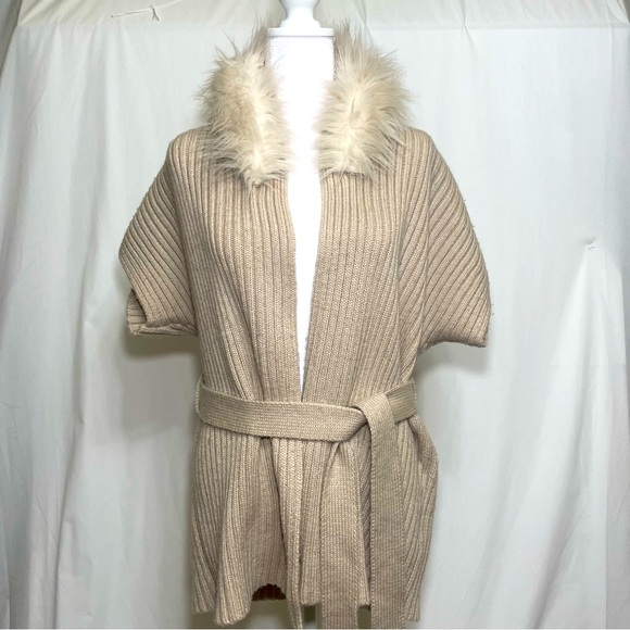 Jennifer Lopez SS Sweater Cardigan w/ Faux Fur collar Size Small - Picture 1 of 9